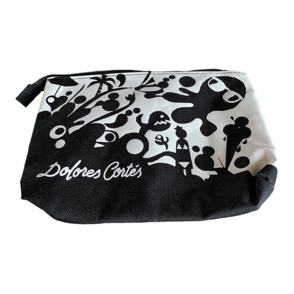 Dolores Cortés Black and White Accent É Makeup Bag - Spanish Designer - Picture 1 of 4